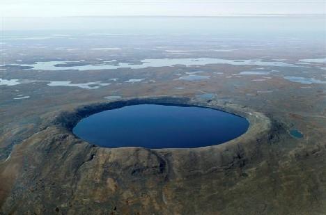 世界著名的十大陨石坑 加拿大清水湖上榜，第一太壮观