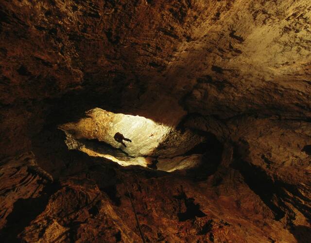 探秘世界最神秘的十大洞穴 水晶洞穴上榜 百人在第一洞穴内丧命