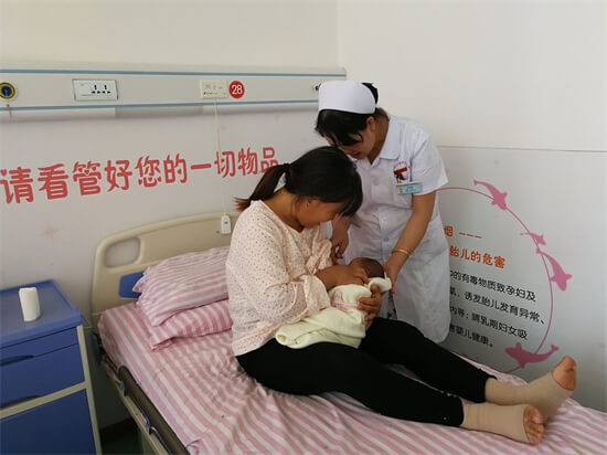 母婴健康挂心间，妇幼健康暖民心——淄博市妇幼保健院母乳喂养及妇幼健康宣传义诊